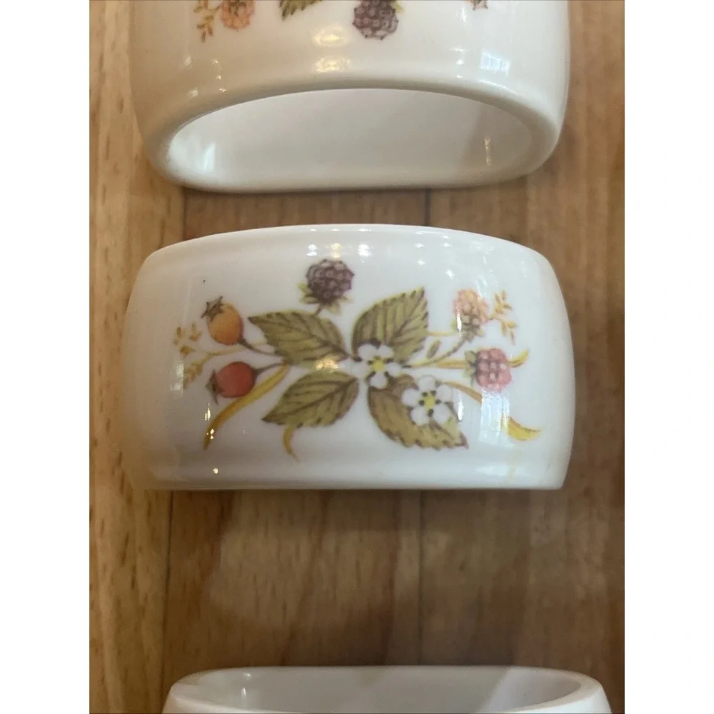 Set of 6 Marks & Spencer Vintage 1980s Field Flowers Design Napkin Rings
